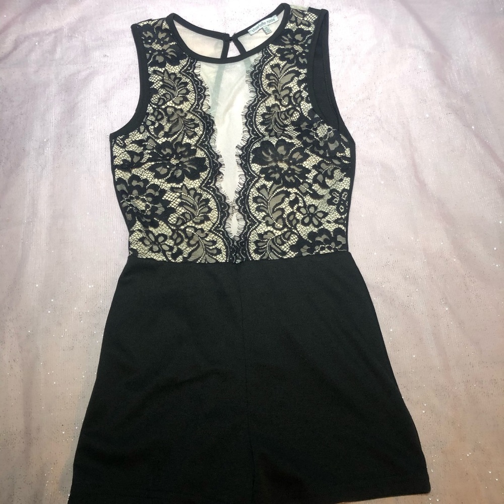🖤Laced Romper🖤